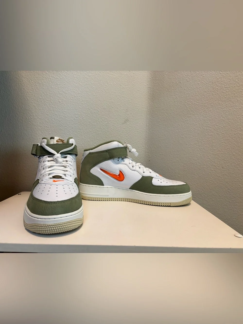 NEW Nike Air Force 1 Mid QS